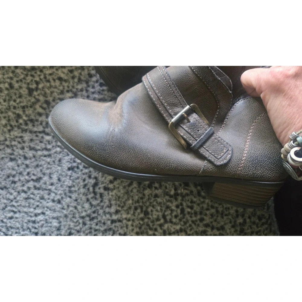 Pierre Dumas Brown Distressed Ankle Boots Buckle Strap Back Zip Booties 7.5